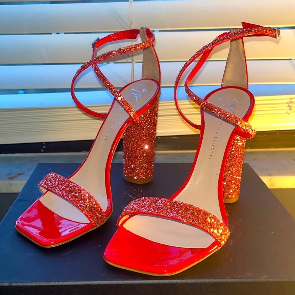 Giuseppe Heels - Picture 1 of 11